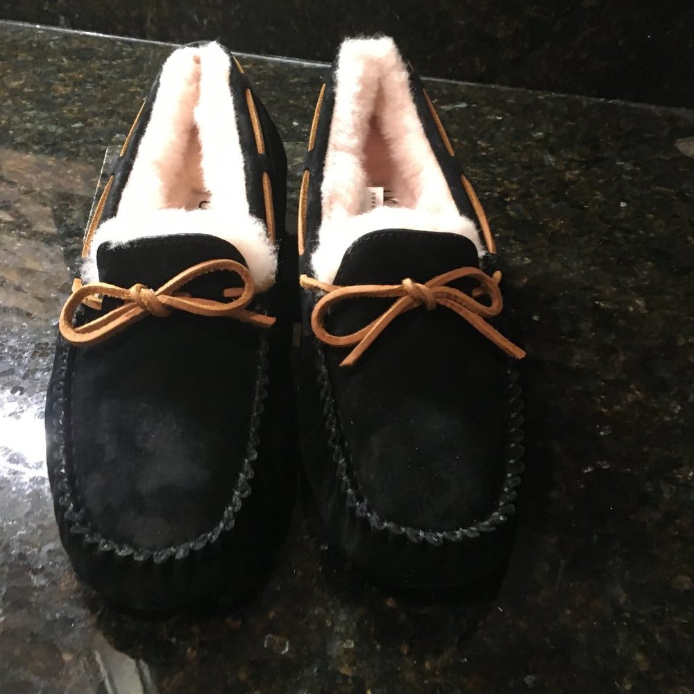 UGG Dakota Moccasin, Black, Size 8